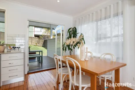 Property photo of 29 Amsdale Avenue Macquarie Hills NSW 2285