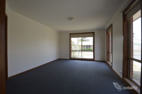 Property photo of 2/24 Regans Road Hampton Park VIC 3976