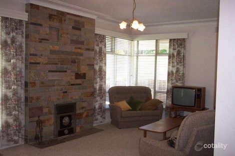 Property photo of 61 Hinkler Road Glen Waverley VIC 3150