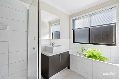 Property photo of 9 Perry Lane Epsom VIC 3551