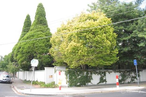 2/60 Mathoura Rd, Toorak, VIC 3142