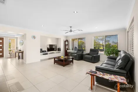 Property photo of 9 Horton Place Regency Downs QLD 4341