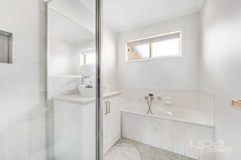 Property photo of 7 Border Place Meadow Heights VIC 3048