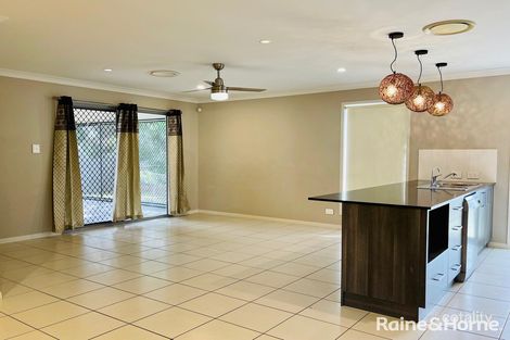 43 Lamberth Rd, Regents Park, QLD 4118
