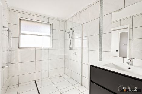 33 Challenger Cl, Whittington, VIC 3219