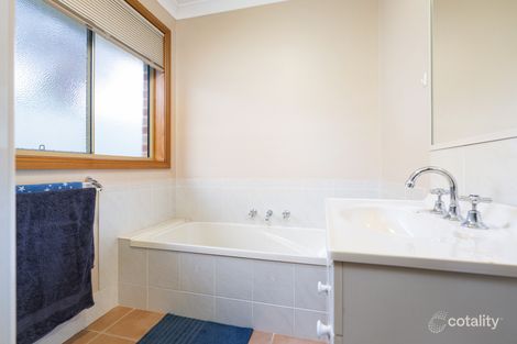 Property photo of 25 Feathertop Circuit Thurgoona NSW 2640