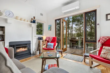 Property photo of 35 View Crescent Blackwood VIC 3458