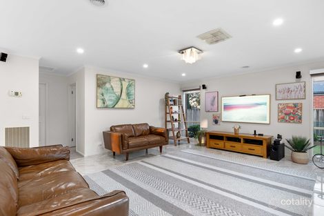 Property photo of 18 Illawarra Circuit Taylors Hill VIC 3037