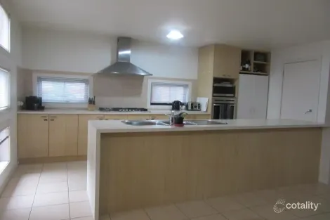 Property photo of 11 Berkley Rise South Morang VIC 3752