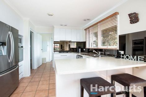 Property photo of 9 Saintsbury Crescent Dandenong North VIC 3175