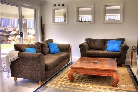 Property photo of 4 Larra Place Bourkelands NSW 2650