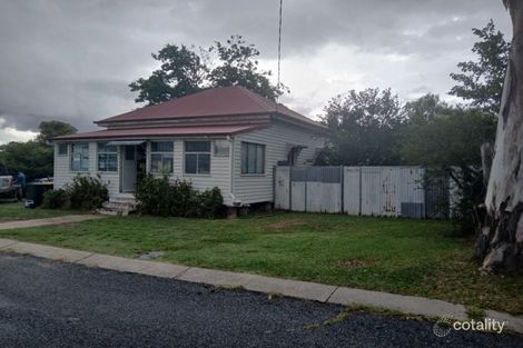 8 Edward St, Warwick, QLD 4370