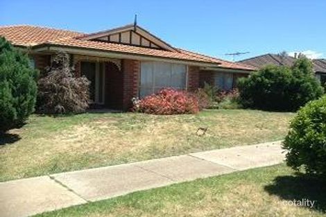 32 Lagarna Dr, Kurunjang, VIC 3337