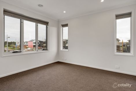 Property photo of 30 Pendower Way Werribee VIC 3030