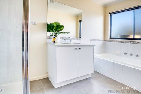 4 Anita Cres, Venus Bay, VIC 3956