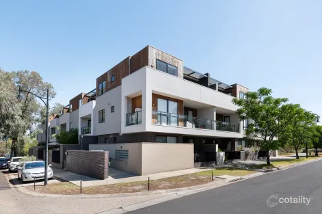 31/2 Monckton Pl, Caroline Springs, VIC 3023