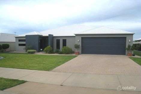 17 Saville St, Emerald, QLD 4720