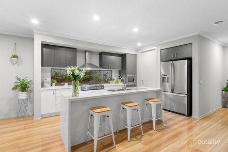 Property photo of 8 Portrush Loop Armstrong Creek VIC 3217
