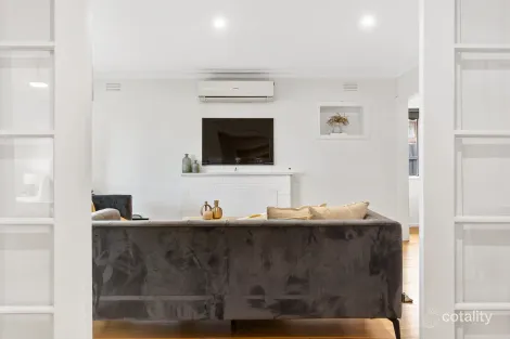 Property photo of 26 Medfield Avenue Avondale Heights VIC 3034