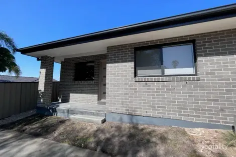 16 Holborn St, Ambarvale, NSW 2560