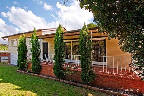 Property photo of 18 Dumbarton Drive Kenmore QLD 4069