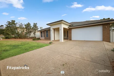Property photo of 30 Marylands Way Bourkelands NSW 2650