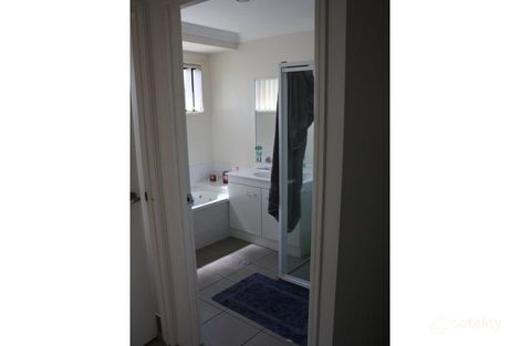 Property photo of 17 Blake Court Thabeban QLD 4670