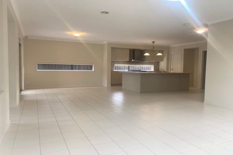 Property photo of 5 Nossal Drive Point Cook VIC 3030