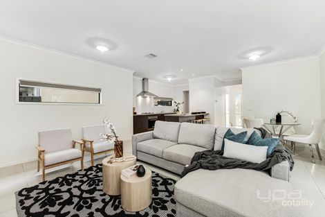 Property photo of 12 Accolade Drive Craigieburn VIC 3064
