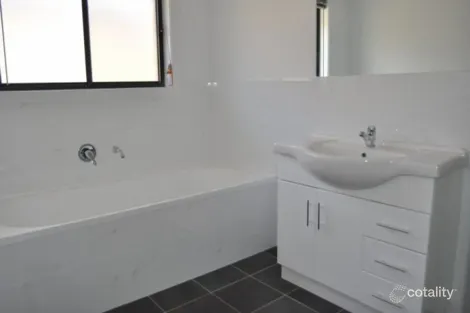 Property photo of 65 Wentworth Drive Kelso NSW 2795