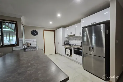 Property photo of 9 Jade Place St Clair NSW 2759