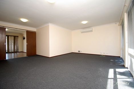 Property photo of 15 Boronia Close Camillo WA 6111