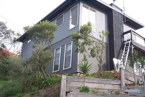 Property photo of 1 Fir Court Sandy Point VIC 3959