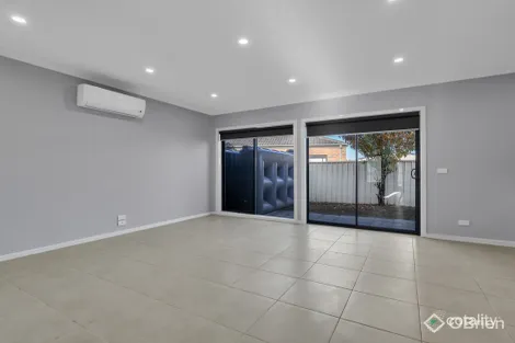 Property photo of 5/13 Fishburn Grove Harkness VIC 3337