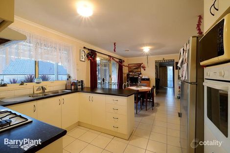 Property photo of 16 Shetland Court Pakenham VIC 3810