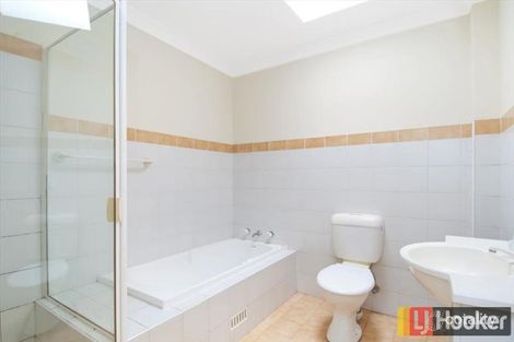 Property photo of 23/12-16 Toongabbie Road Toongabbie NSW 2146