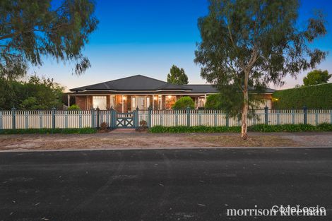 Property photo of 10 Conron Grove Doreen VIC 3754