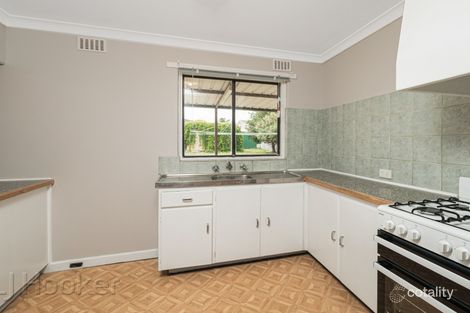 19 Devenish Rd, Lockridge, WA 6054