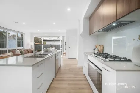 Property photo of 102 Creek Road Mitcham VIC 3132