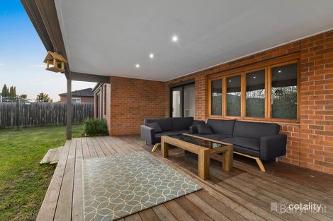 Property photo of 15 Webster Way Pakenham VIC 3810