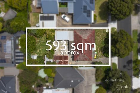 13 Winton St, Burwood, VIC 3125