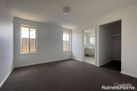 16 Desiree St, Munno Para, SA 5115