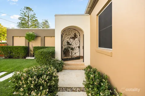 Property photo of 14 Goldieslie Road Indooroopilly QLD 4068