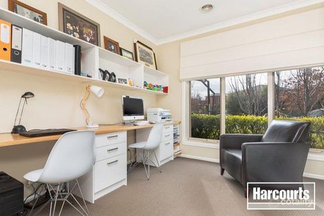 Property photo of 15 Ellesse Way Berwick VIC 3806