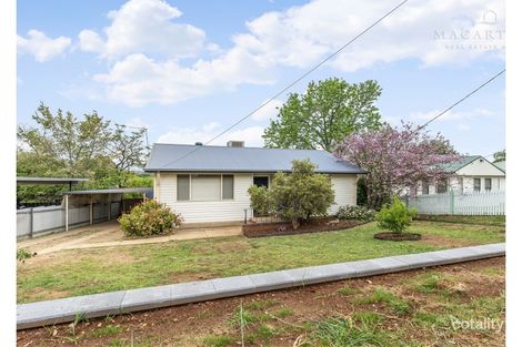 Property photo of 14 Condon Avenue Mount Austin NSW 2650