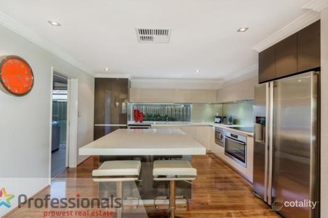Property photo of 8 Highland Rise Piara Waters WA 6112