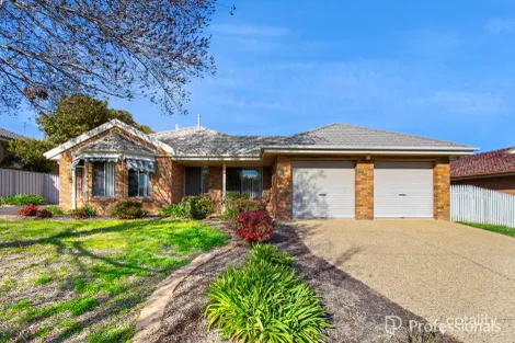 Property photo of 28 Bourkelands Drive Bourkelands NSW 2650