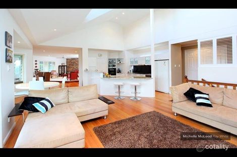 Property photo of 6 Larter Court Brookfield QLD 4069