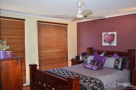 Property photo of 8 Wycombe Rise Hampton Park VIC 3976