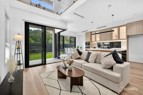 Property photo of 21 Raven Circuit Warriewood NSW 2102